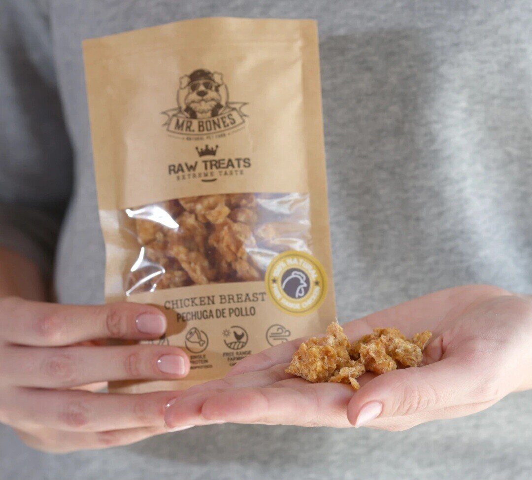 Raw Treats Pechuga de Pollo - Snack  para Perros y Gatos - Mr Bones